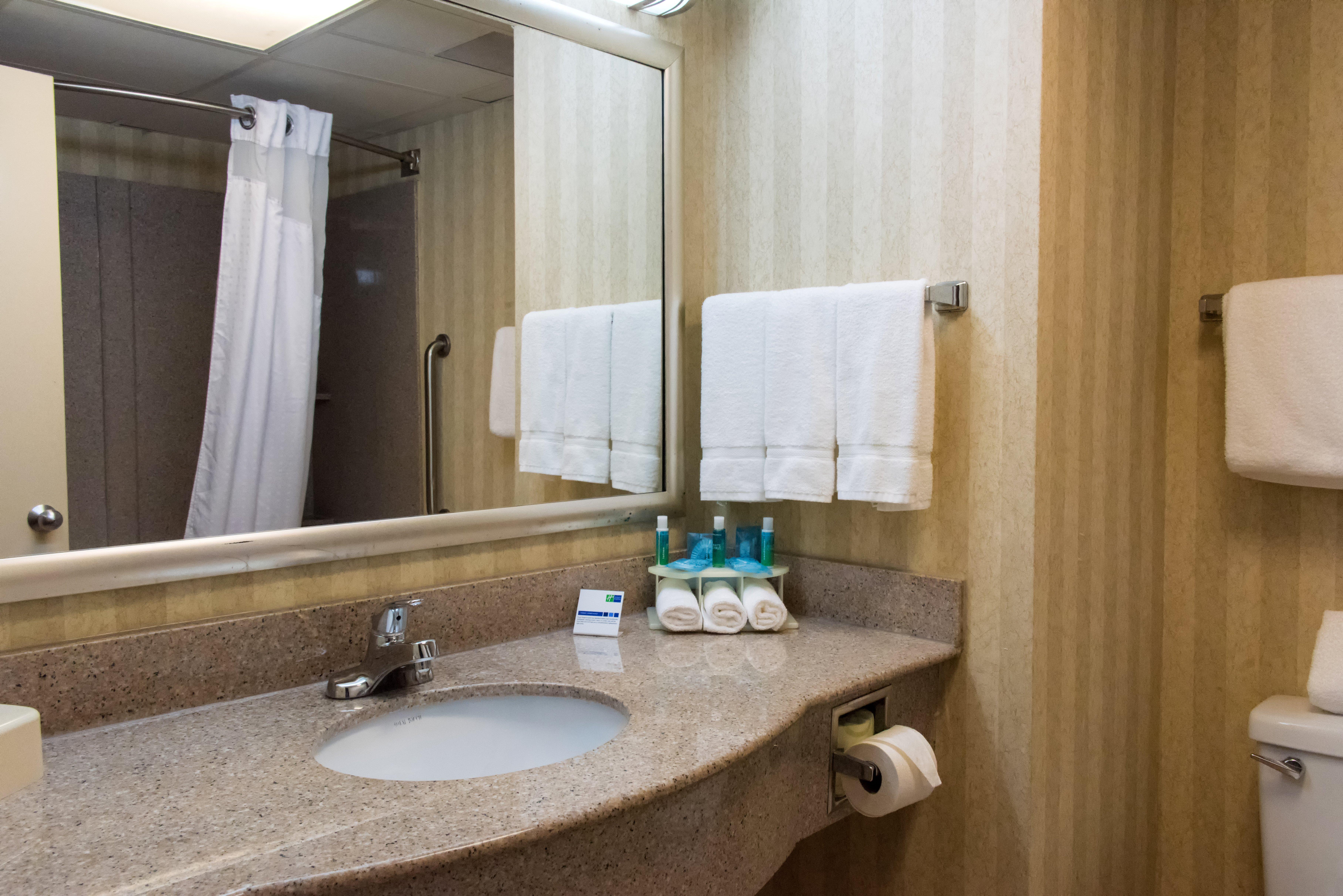 Holiday Inn Express Hotel & Suites Kinston By Ihg Exterior foto